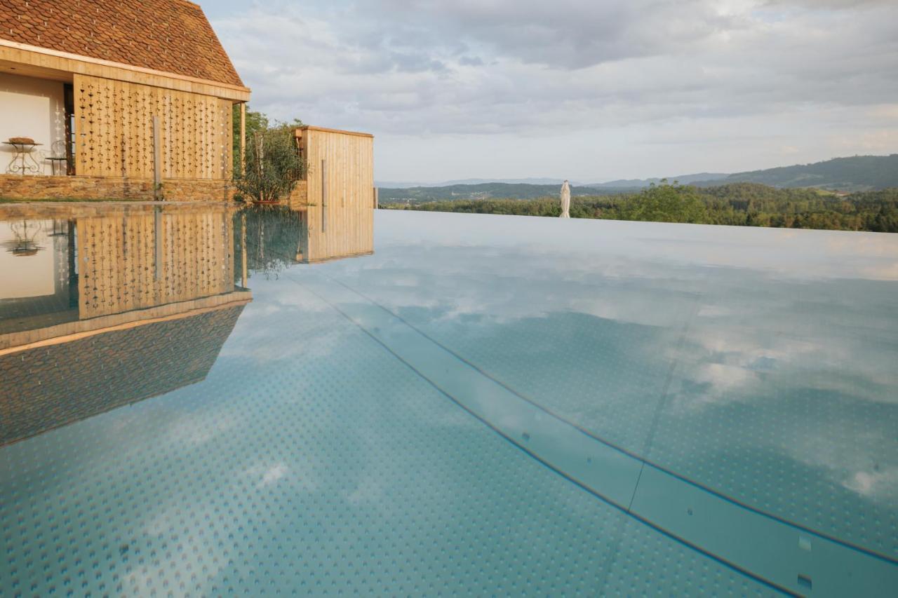 Am Wildbachberg - Luxus Ferienhaeuser Mit Infinitypool, Privatsauna Und Weinkeller Дойчландсберґ Екстер'єр фото